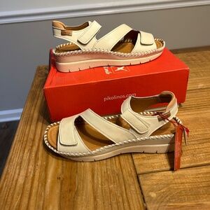 Pikolinos Altea sandals